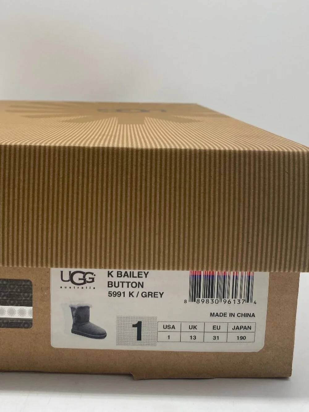 UGG KIDS BAILEY BUTTON GREY US KIDS SIZE 1
